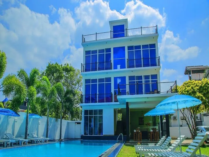 مبيت وإفطار نيجومبو سكن Christima 2*,