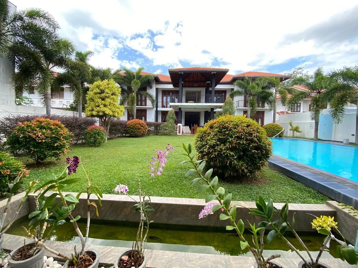Christima Residence Νεγκόμπο Bed and Breakfast