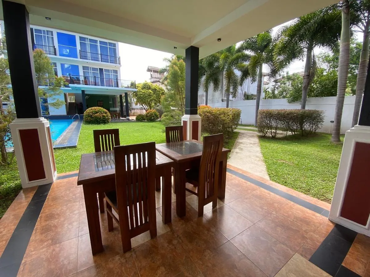 Christima Residence Νεγκόμπο 2*,