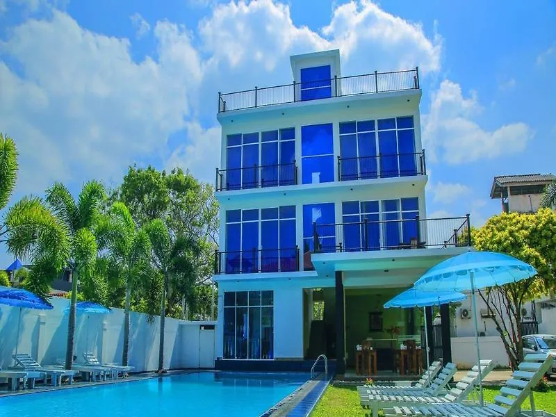 Christima Residence Νεγκόμπο 2*,