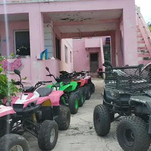 Da Pink And White Palace Auberge de jeunesse Nassau